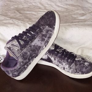 Nike Crush Velvet Dunks